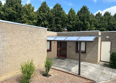 Carport met polycarbonaat platen - Lichtstraten