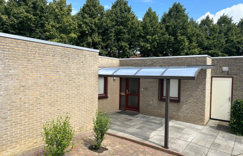Carport met polycarbonaat platen - Brouwer Lichtstraten